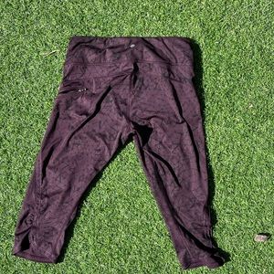 Lululemon yoga leggings. Crop length